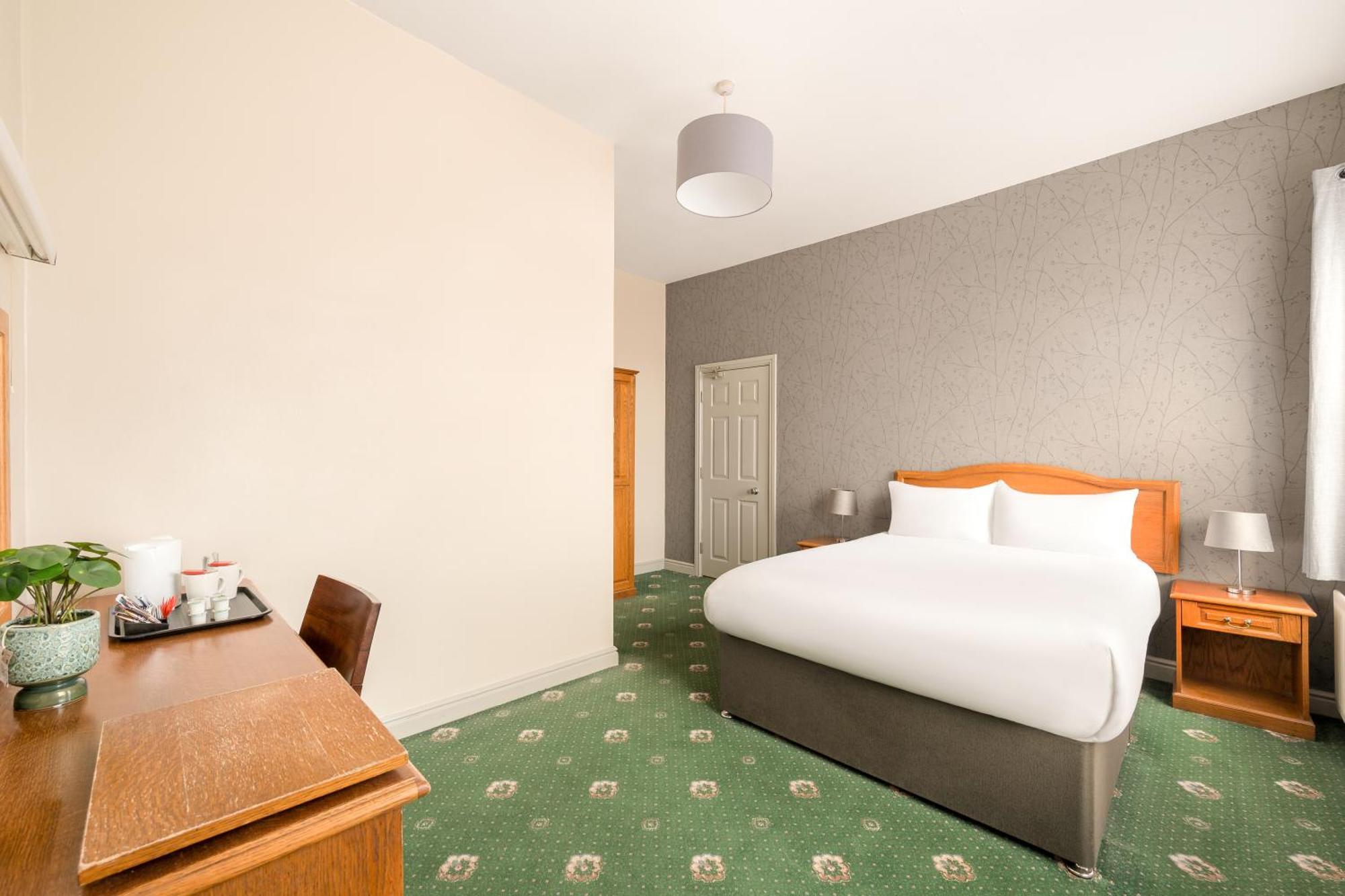 The County Hotel 3*