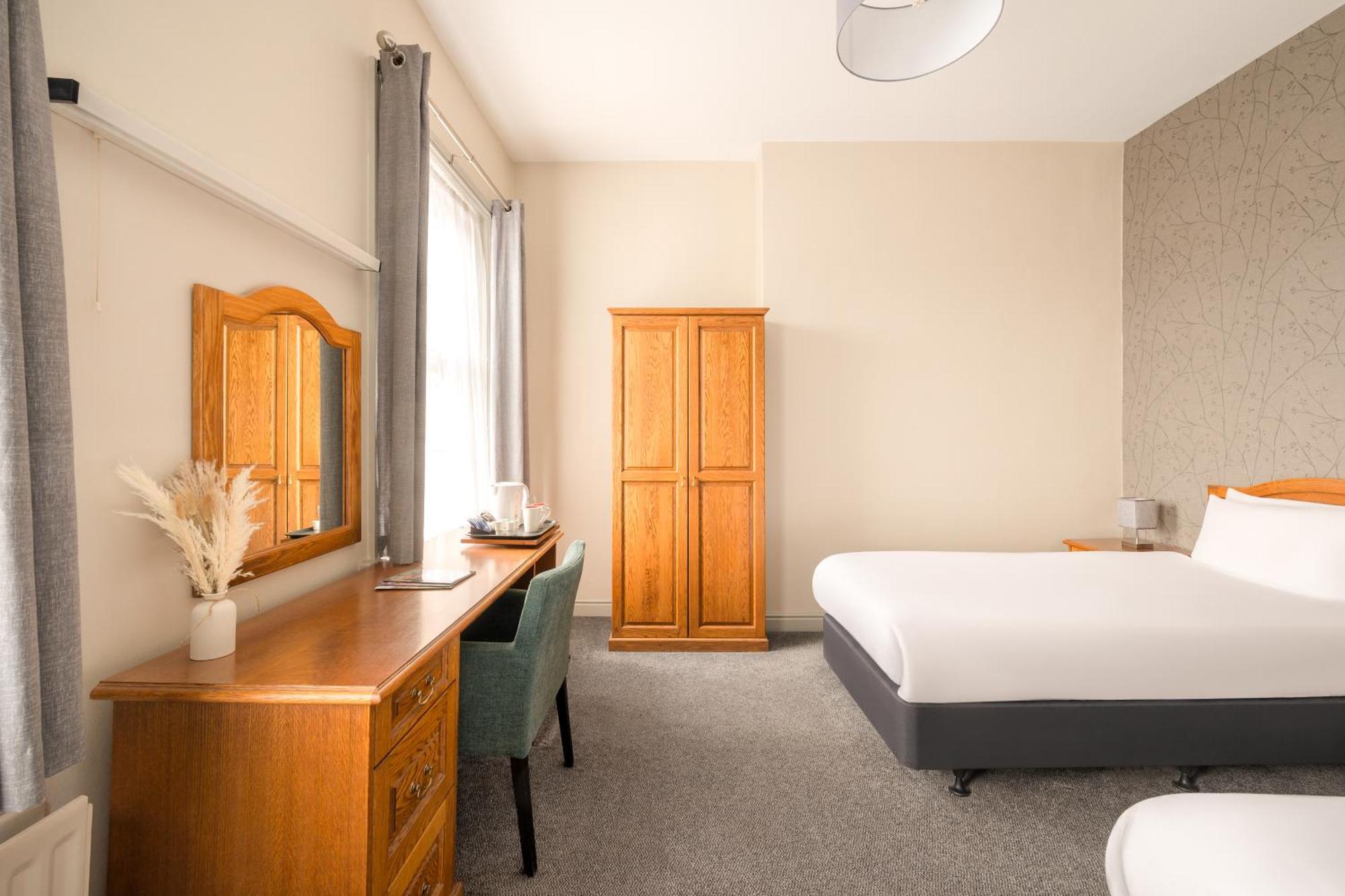 The County Hotel 3*