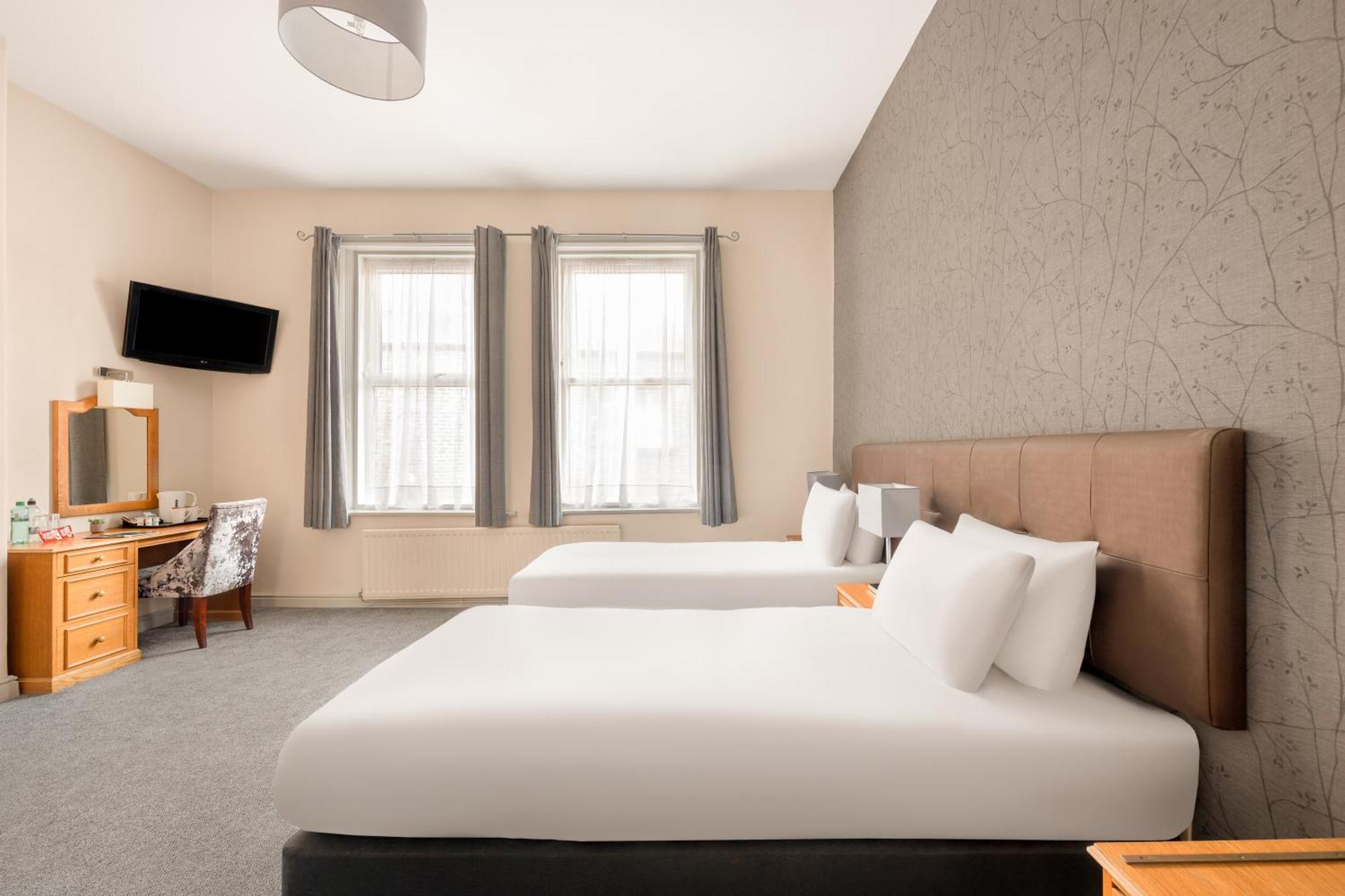 The County Hotel 3*